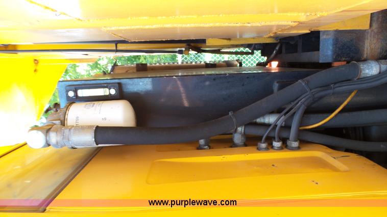 image for item K5493 2000 GMC C7500 dump truck