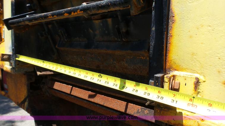 image for item K5493 2000 GMC C7500 dump truck