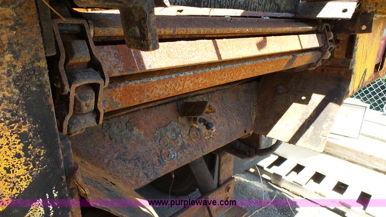 image for item K5493 2000 GMC C7500 dump truck