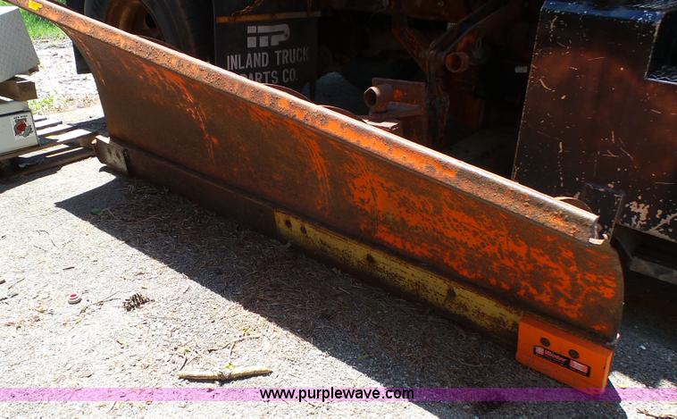 image for item K5493 2000 GMC C7500 dump truck