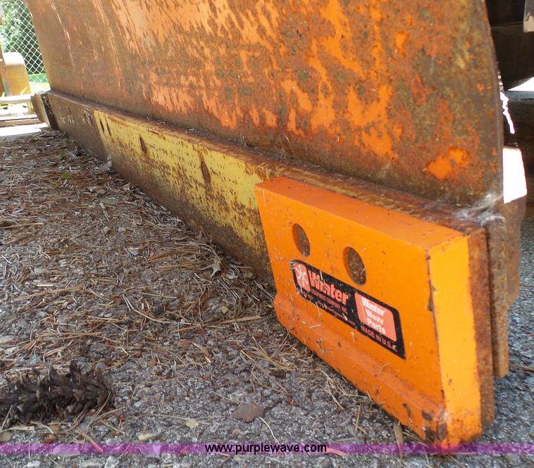 image for item K5493 2000 GMC C7500 dump truck