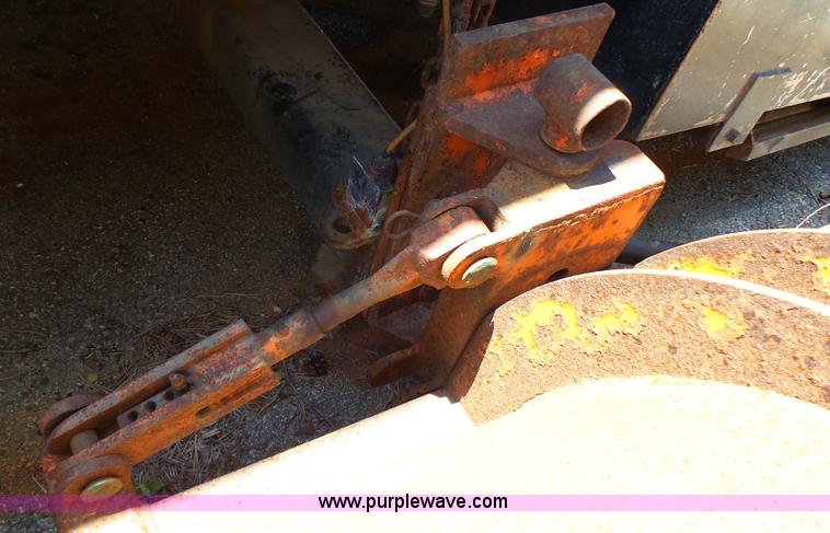 image for item K5493 2000 GMC C7500 dump truck