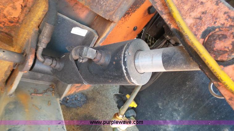 image for item K5493 2000 GMC C7500 dump truck