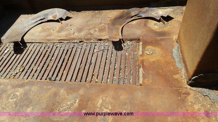 image for item K5493 2000 GMC C7500 dump truck