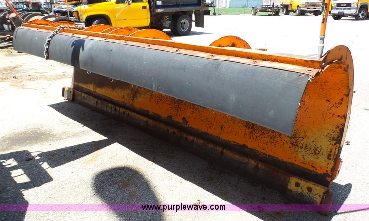 image for item K5493 2000 GMC C7500 dump truck