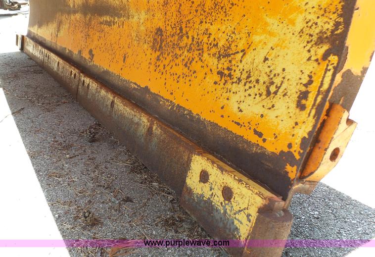 image for item K5493 2000 GMC C7500 dump truck