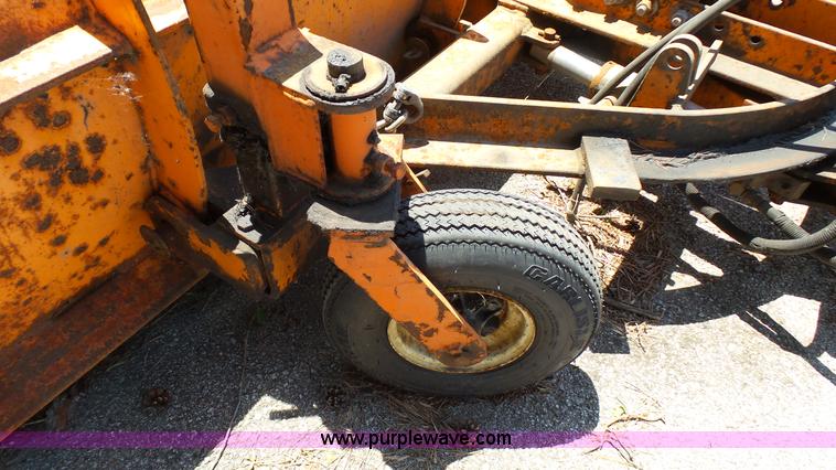 image for item K5493 2000 GMC C7500 dump truck