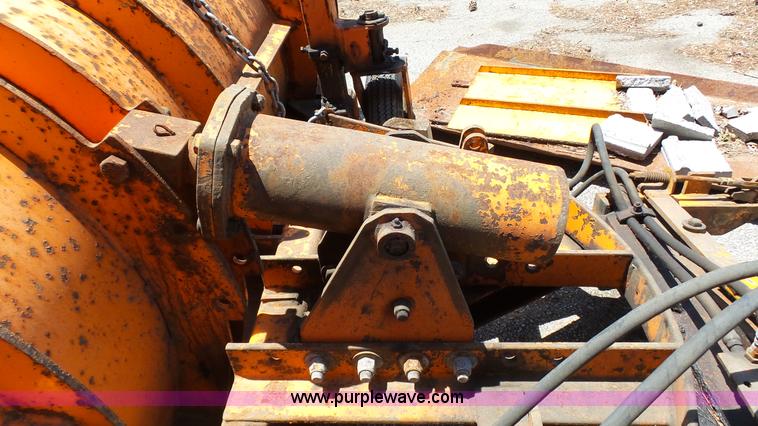 image for item K5493 2000 GMC C7500 dump truck