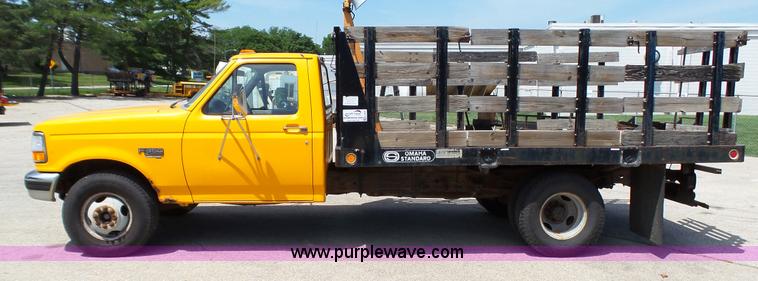 image for item K5497 1995 Ford F350 flatbed pickup truck