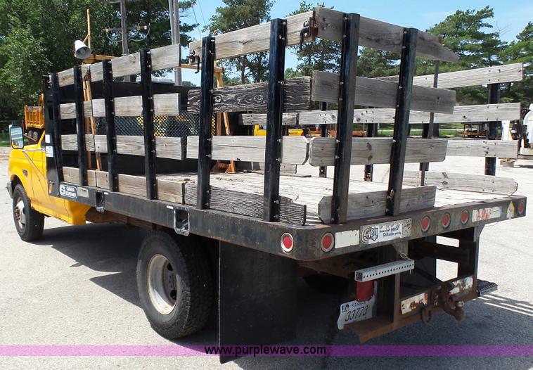image for item K5497 1995 Ford F350 flatbed pickup truck