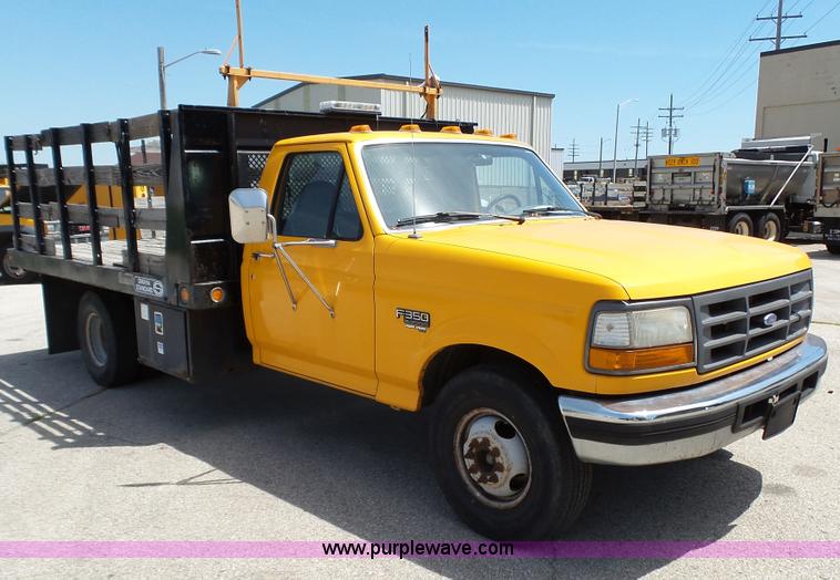 image for item K5497 1995 Ford F350 flatbed pickup truck