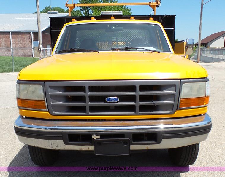 image for item K5497 1995 Ford F350 flatbed pickup truck