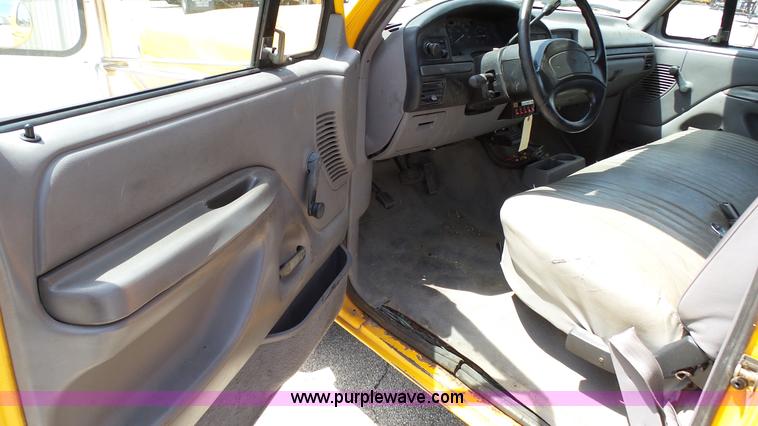 image for item K5497 1995 Ford F350 flatbed pickup truck