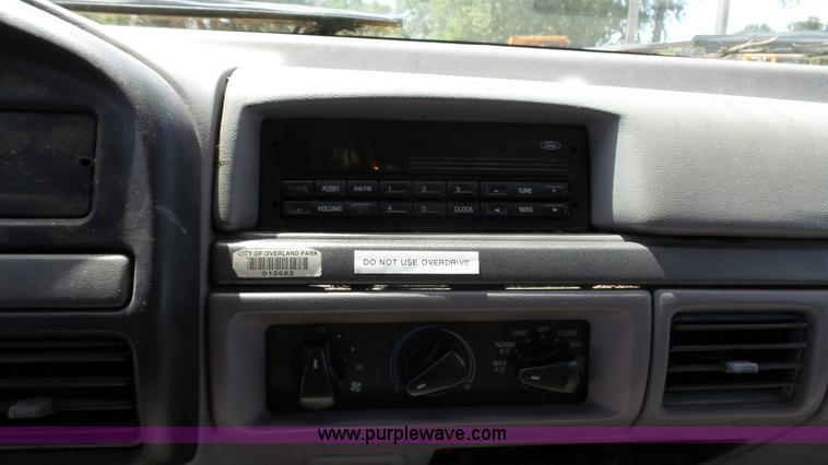 image for item K5497 1995 Ford F350 flatbed pickup truck