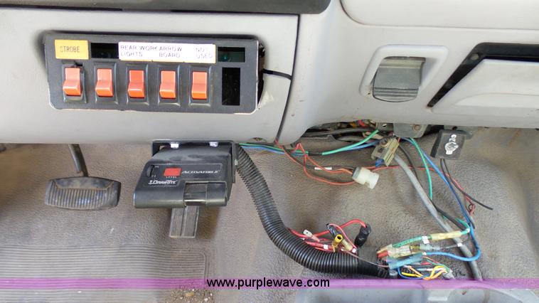 image for item K5497 1995 Ford F350 flatbed pickup truck