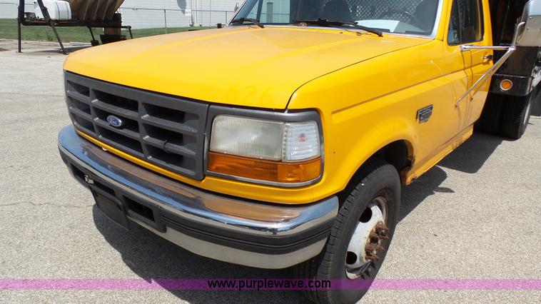 image for item K5497 1995 Ford F350 flatbed pickup truck