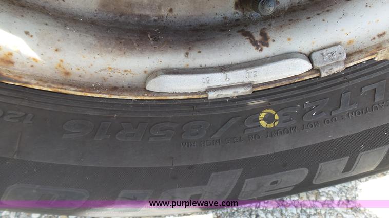 image for item K5497 1995 Ford F350 flatbed pickup truck