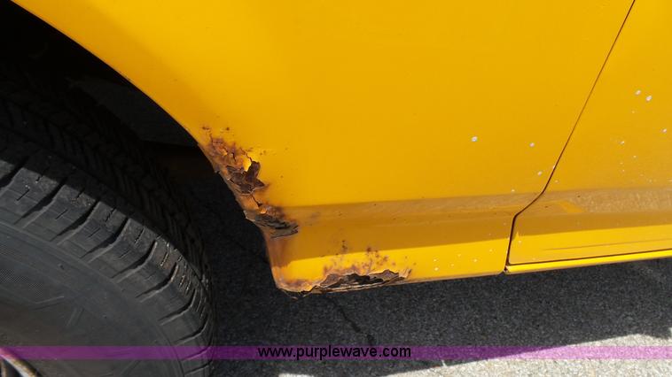 image for item K5497 1995 Ford F350 flatbed pickup truck