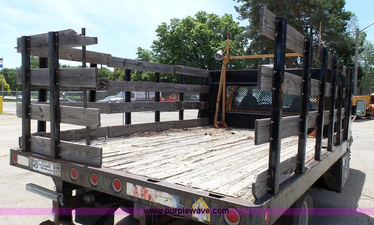 image for item K5497 1995 Ford F350 flatbed pickup truck