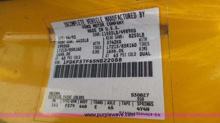 image for item K5497 1995 Ford F350 flatbed pickup truck