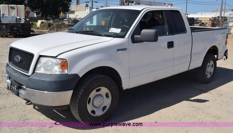 image for item K7280 2005 Ford F150 SuperCab pickup truck