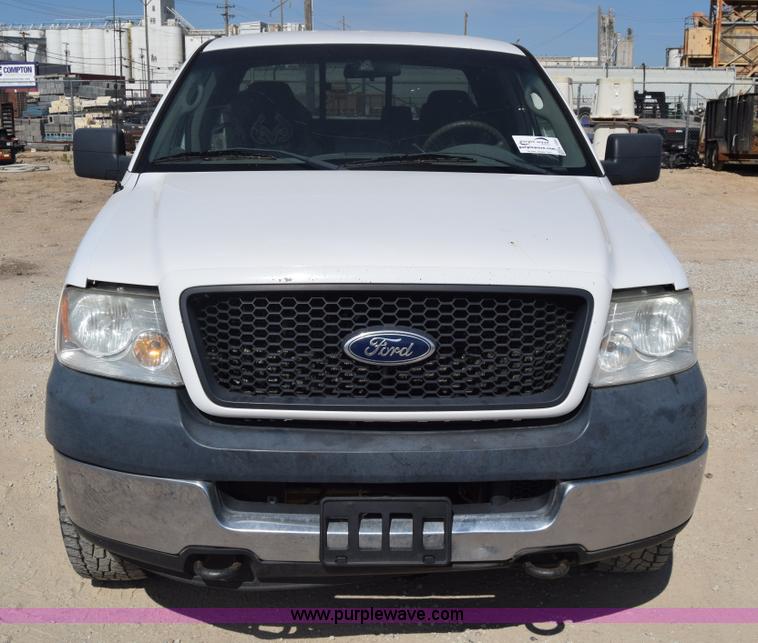 image for item K7280 2005 Ford F150 SuperCab pickup truck