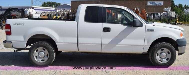 image for item K7280 2005 Ford F150 SuperCab pickup truck