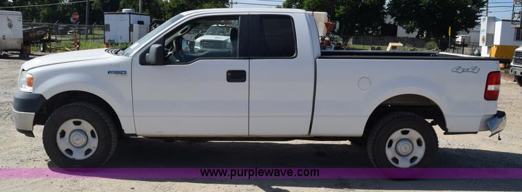 image for item K7280 2005 Ford F150 SuperCab pickup truck