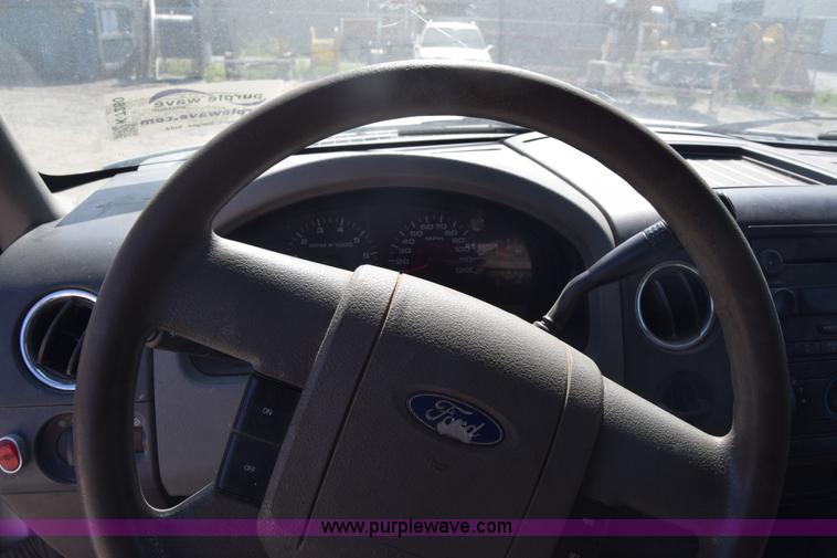 image for item K7280 2005 Ford F150 SuperCab pickup truck