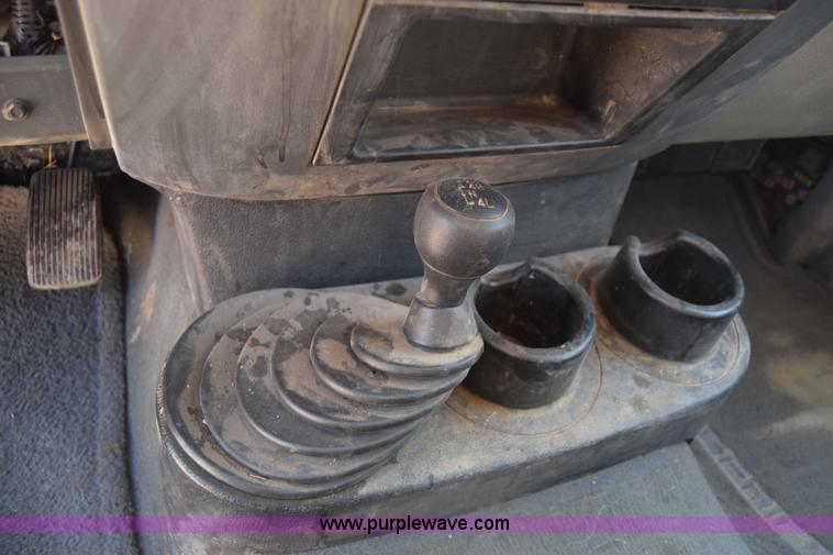 image for item K7280 2005 Ford F150 SuperCab pickup truck