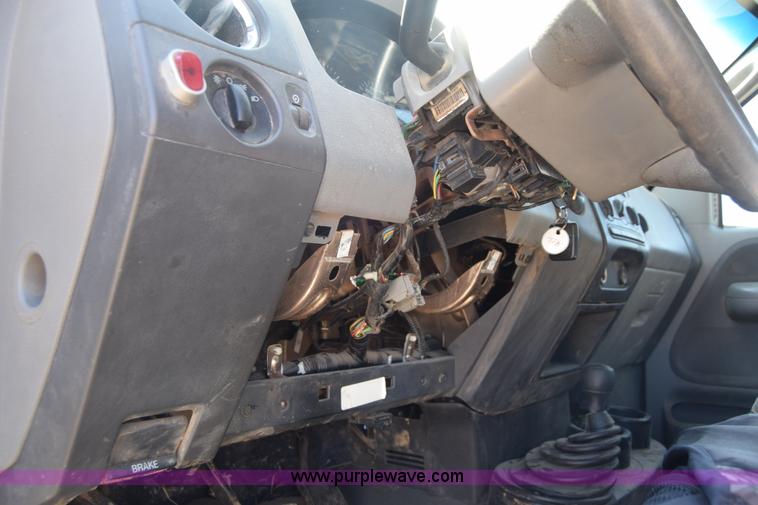 image for item K7280 2005 Ford F150 SuperCab pickup truck