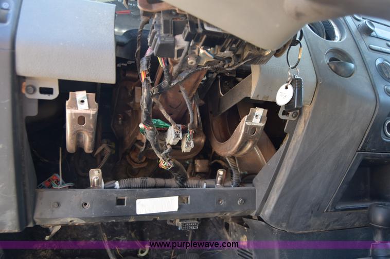 image for item K7280 2005 Ford F150 SuperCab pickup truck