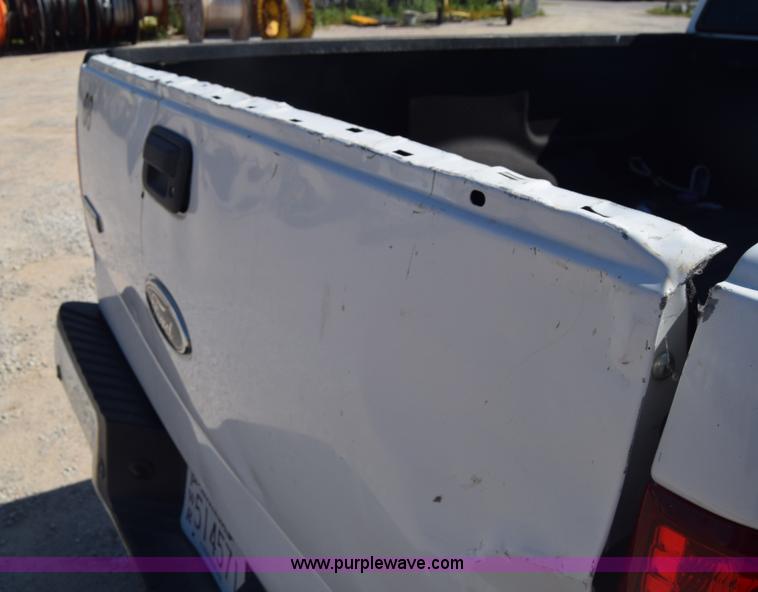 image for item K7280 2005 Ford F150 SuperCab pickup truck