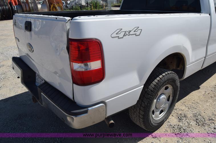 image for item K7280 2005 Ford F150 SuperCab pickup truck