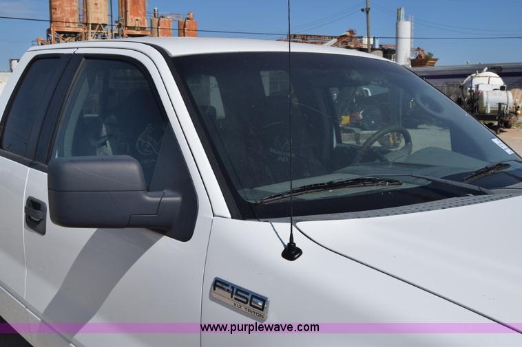 image for item K7280 2005 Ford F150 SuperCab pickup truck