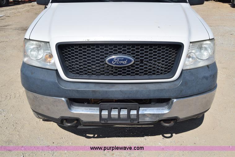 image for item K7280 2005 Ford F150 SuperCab pickup truck