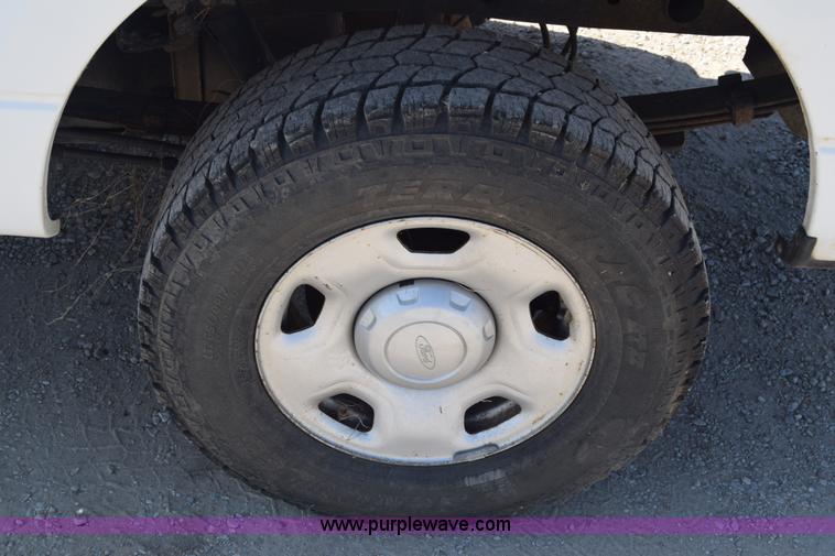 image for item K7280 2005 Ford F150 SuperCab pickup truck