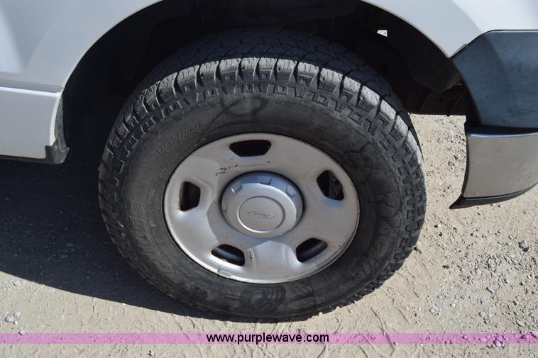 image for item K7280 2005 Ford F150 SuperCab pickup truck