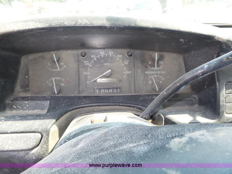 image for item K8366 1994 Ford F150 XL pickup truck