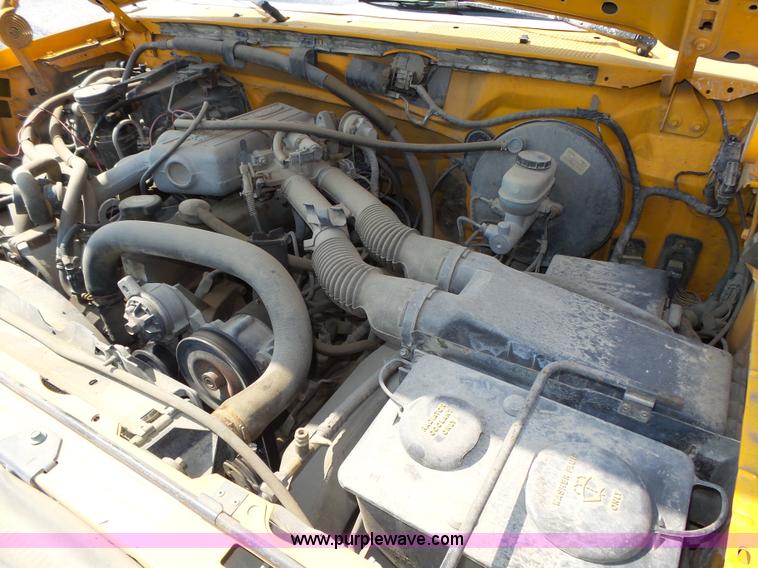 image for item K8366 1994 Ford F150 XL pickup truck