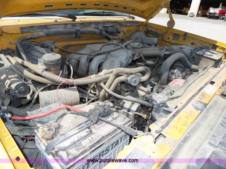 image for item K8366 1994 Ford F150 XL pickup truck