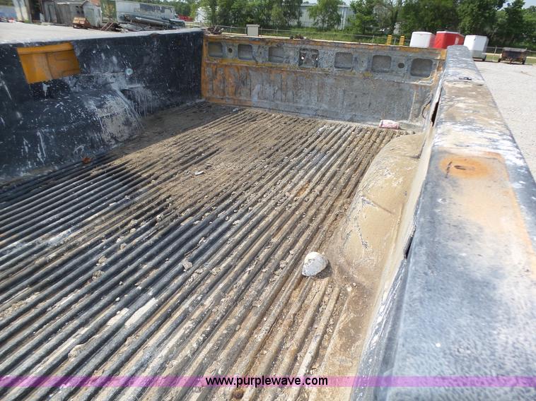 image for item K8366 1994 Ford F150 XL pickup truck