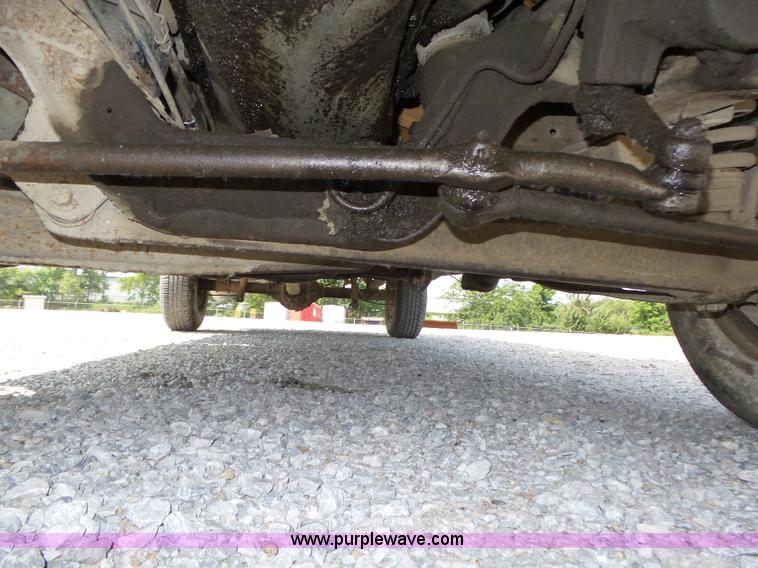 image for item K8366 1994 Ford F150 XL pickup truck