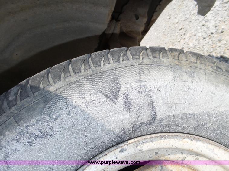 image for item K8366 1994 Ford F150 XL pickup truck