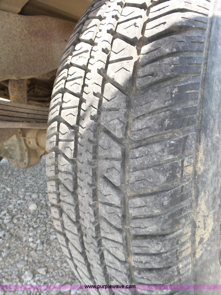 image for item K8366 1994 Ford F150 XL pickup truck