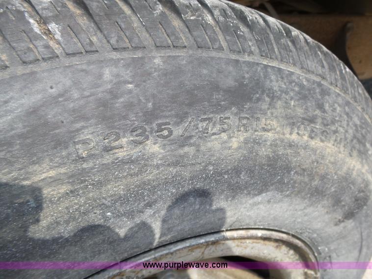 image for item K8366 1994 Ford F150 XL pickup truck