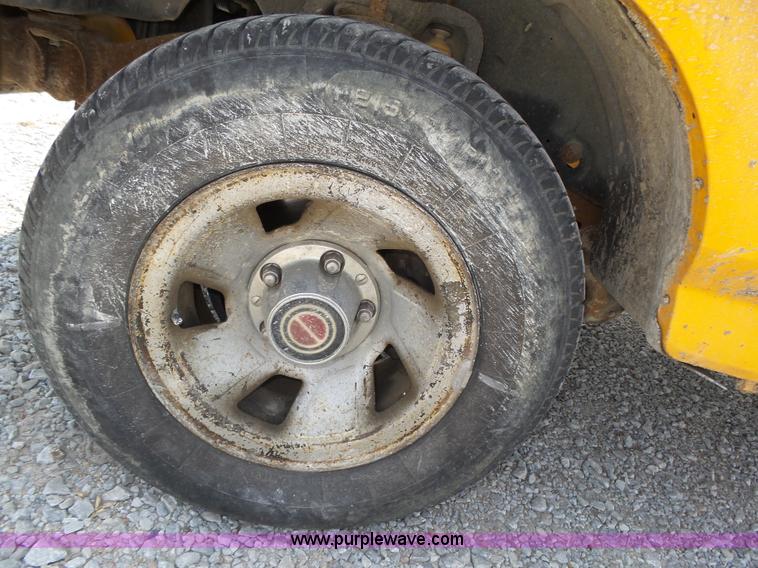 image for item K8366 1994 Ford F150 XL pickup truck