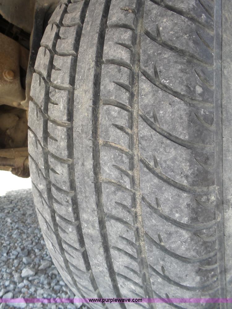 image for item K8366 1994 Ford F150 XL pickup truck