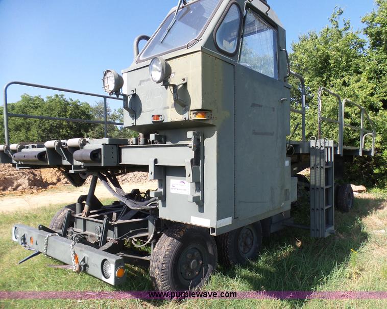 image for item L1544 Emerson AS-32-H-SA hydraulic cargo lift