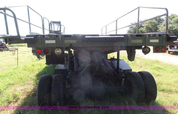 image for item L1544 Emerson AS-32-H-SA hydraulic cargo lift